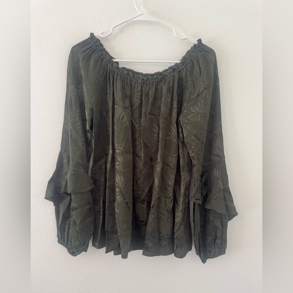Michael Kors Jacquard Satin Off Shoulder Top Ivy Pattern Bell Puff Sleeve NWT Sm - Picture 1 of 10